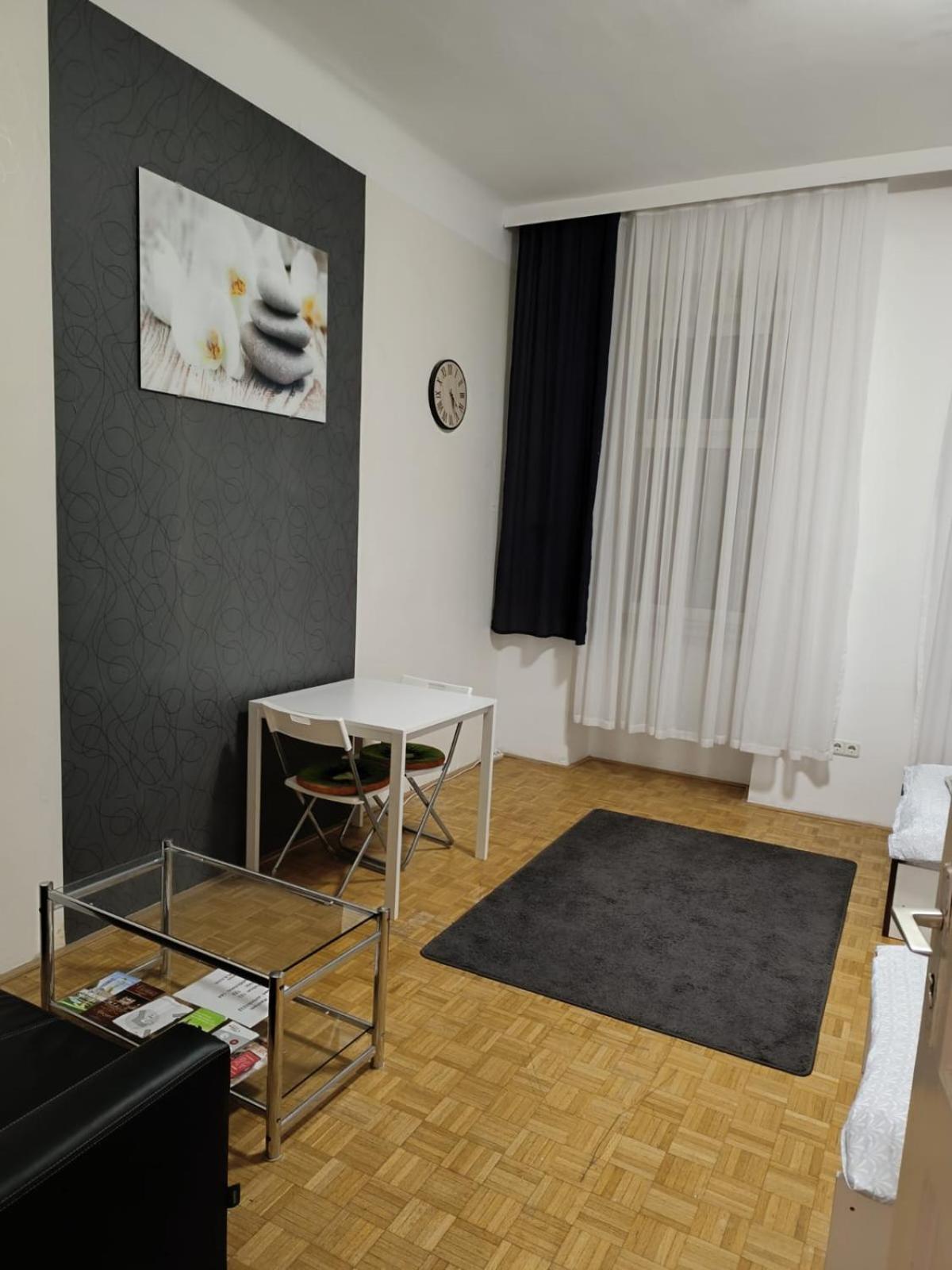 Wohnung In Der Naehe Wiener Stadthalle Und Zentrum 9 Viena Exterior foto
